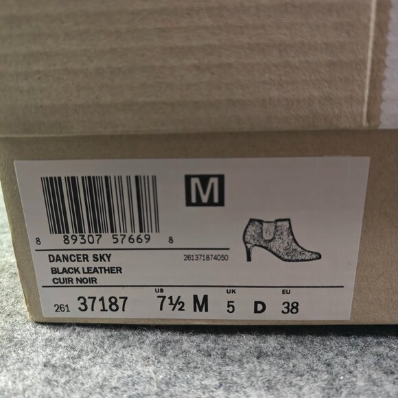 Ladies Clarks Smart Ankle Dancer Sky Boots Sz 7.5 / New with Box - Picture 11 of 11